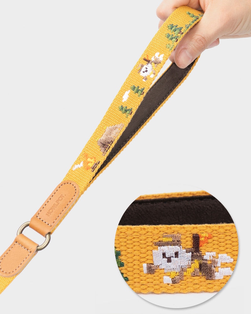 Dog leash with superhero dog embroidered. Mustard and yellow color.