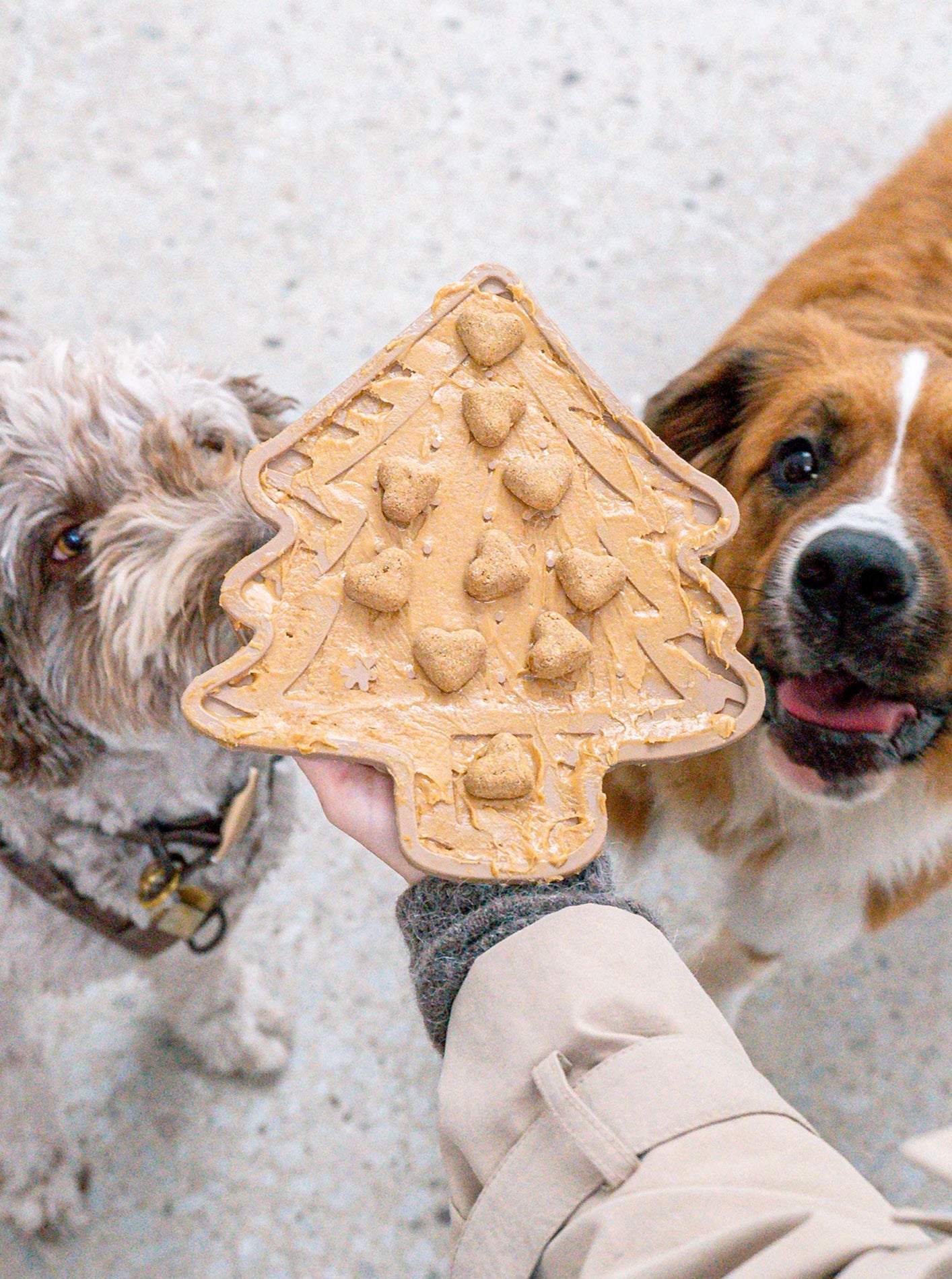 CHRISTMAS TREE LICK MAT