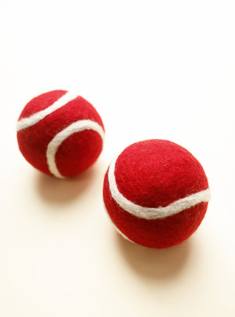 HOLIDAY WOOL TENNIS BALLS