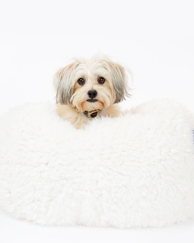 WHITE POD DOG BED COVER. 